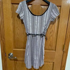 LOVE REIGN Juniors S Pink Black Textured Fit & Flare Scoop Neck Pullover Dress